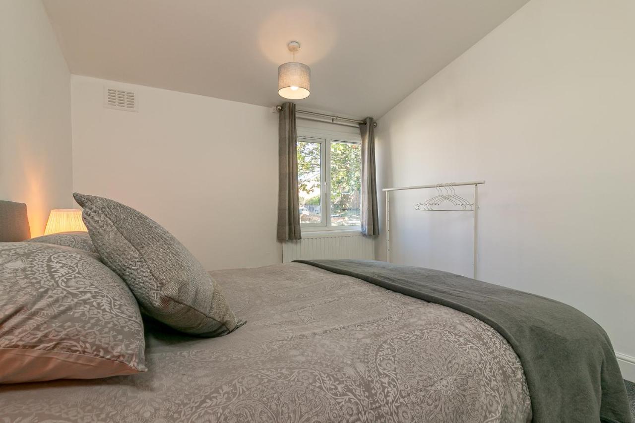 Hillcrest Lodge Stevenage Bagian luar foto