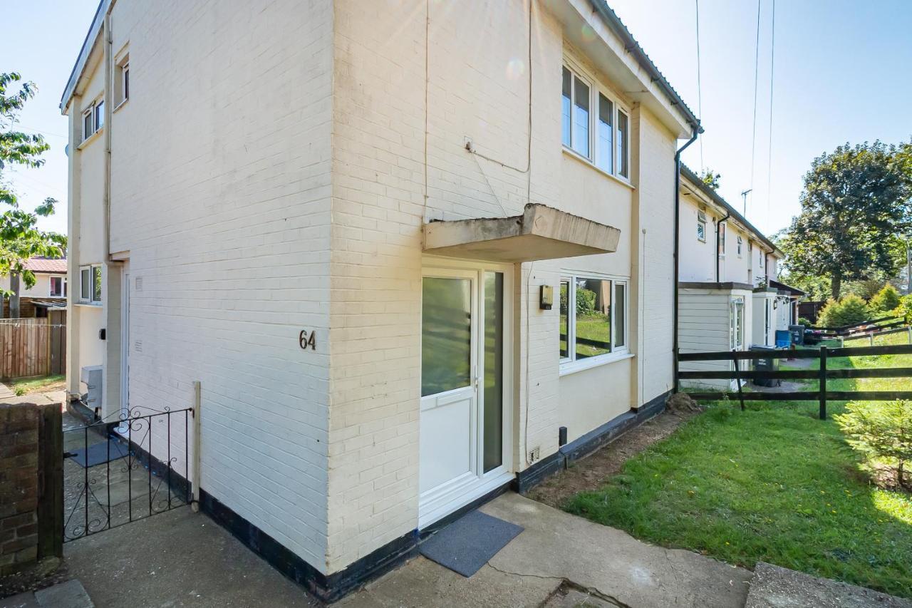 Hillcrest Lodge Stevenage Bagian luar foto