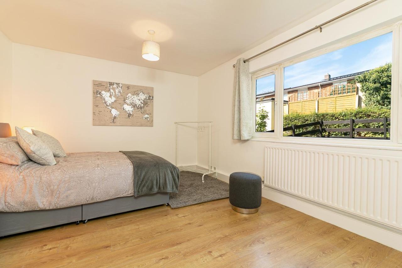 Hillcrest Lodge Stevenage Bagian luar foto