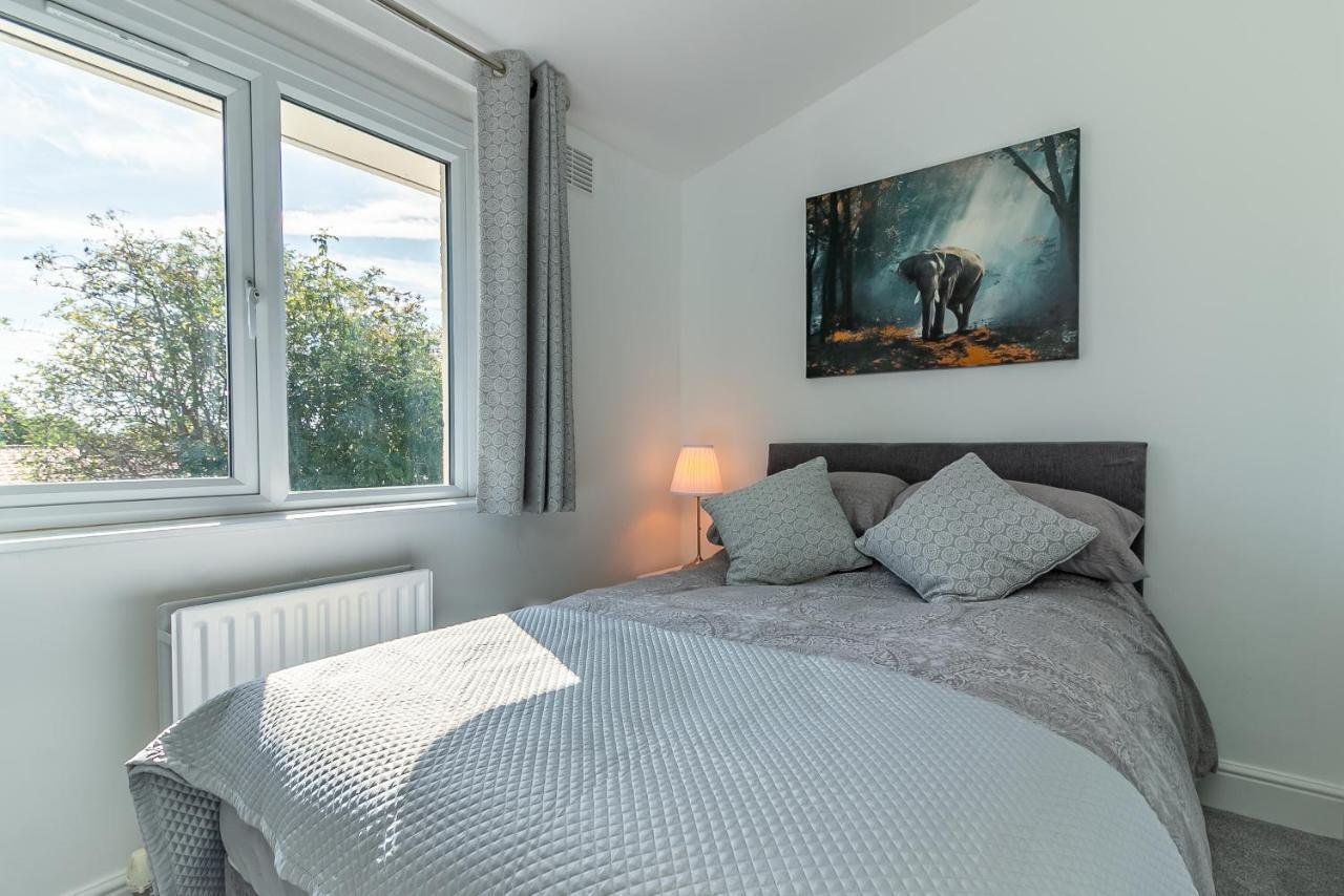 Hillcrest Lodge Stevenage Bagian luar foto